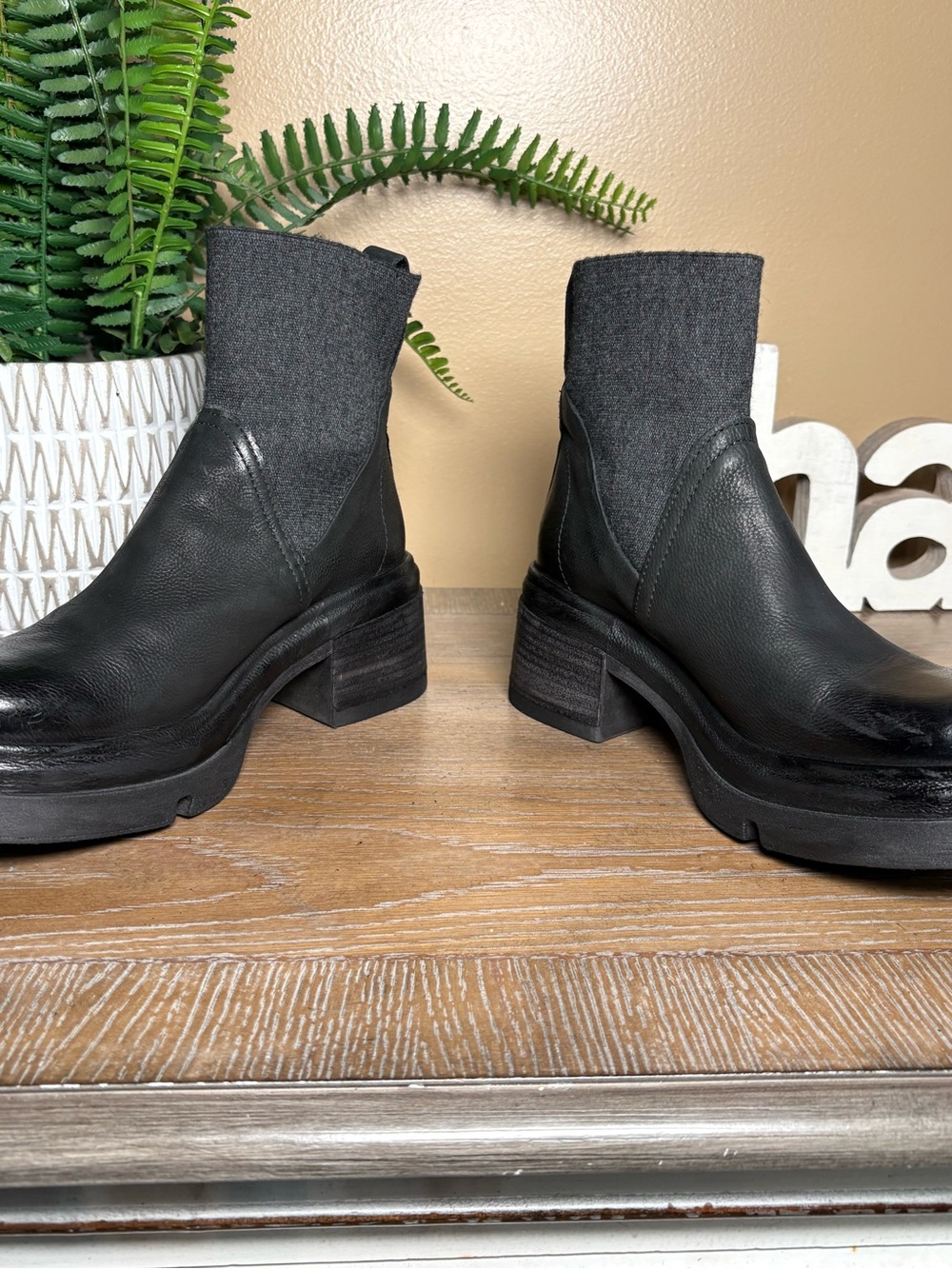 A.S.98 Edie Black Lug Sole Ankle
Boots Women's Size 6 - Picture 6 of 14